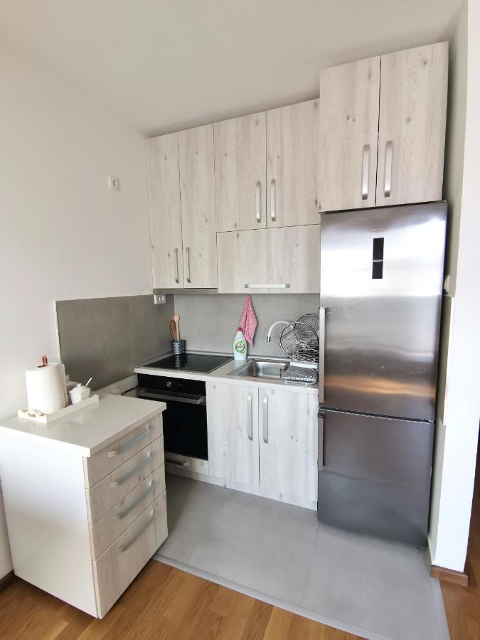 Stan Na Dan M Apartment Novi Sad Luaran gambar