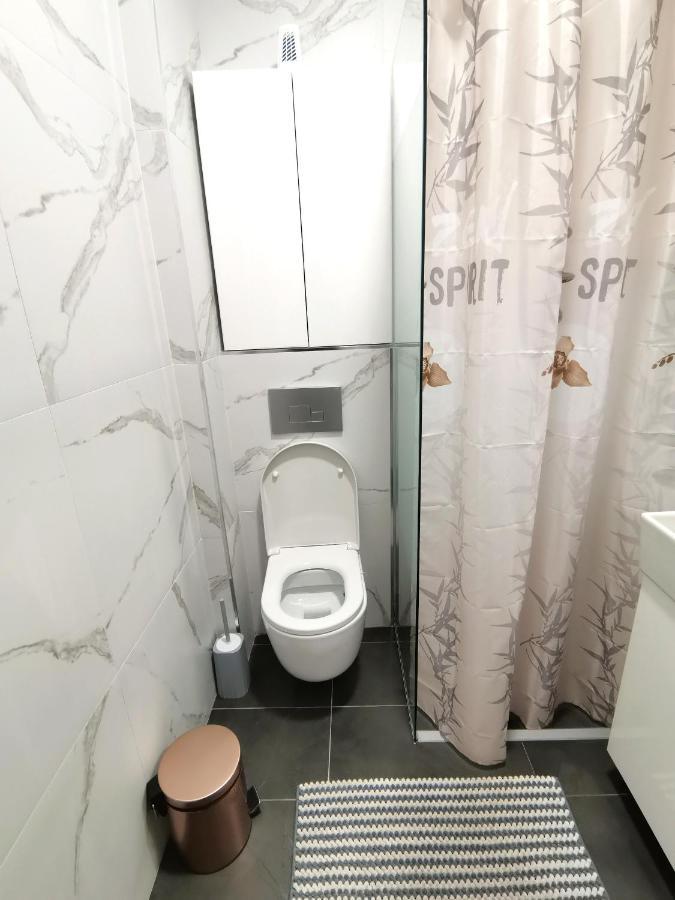 Stan Na Dan M Apartment Novi Sad Luaran gambar