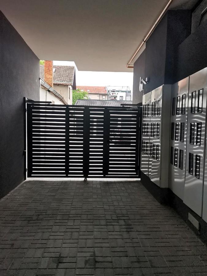 Stan Na Dan M Apartment Novi Sad Luaran gambar